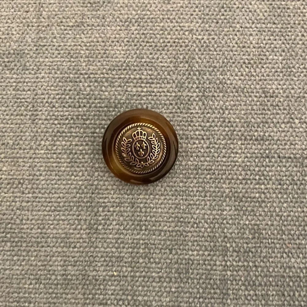 Medium Button